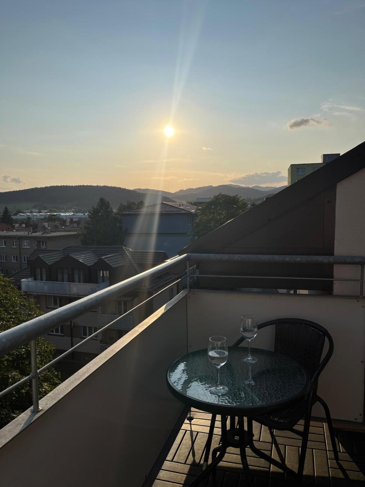 Tranquille Inn Apartment Kysucke Nove Mesto Bagian luar foto