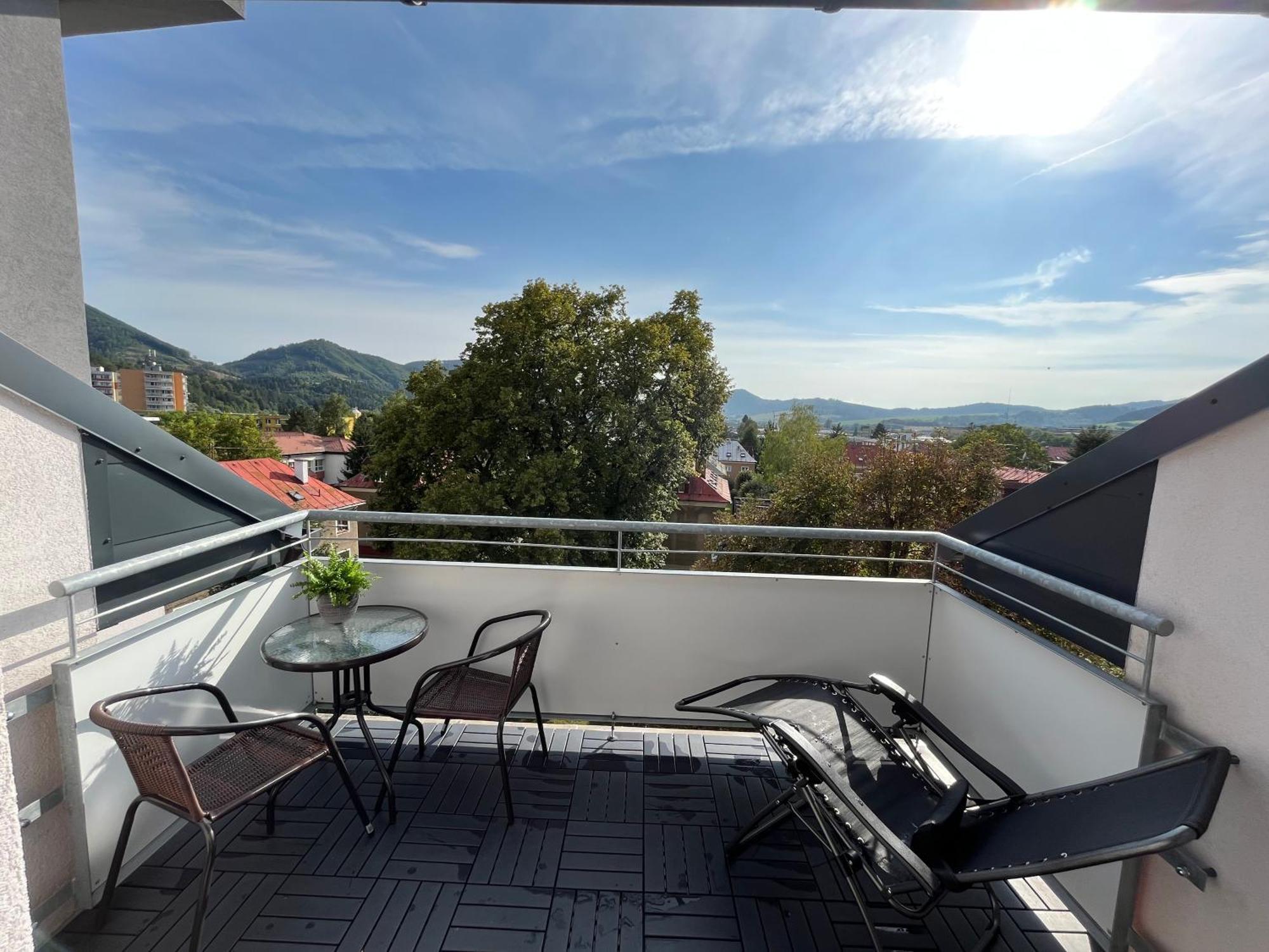 Tranquille Inn Apartment Kysucke Nove Mesto Bagian luar foto