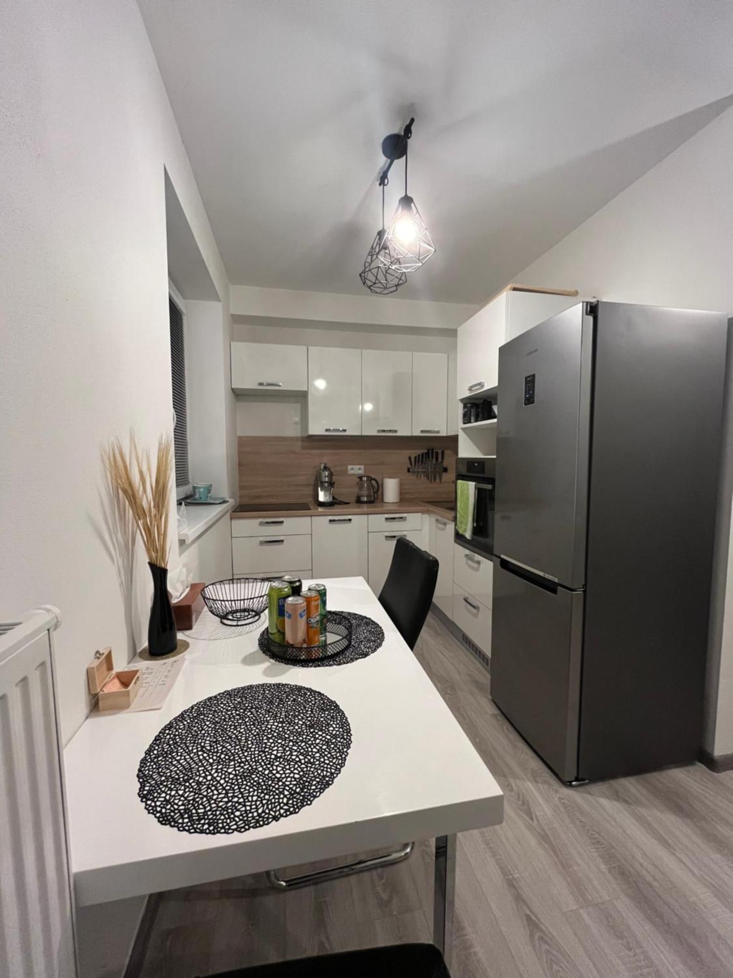 Tranquille Inn Apartment Kysucke Nove Mesto Bagian luar foto