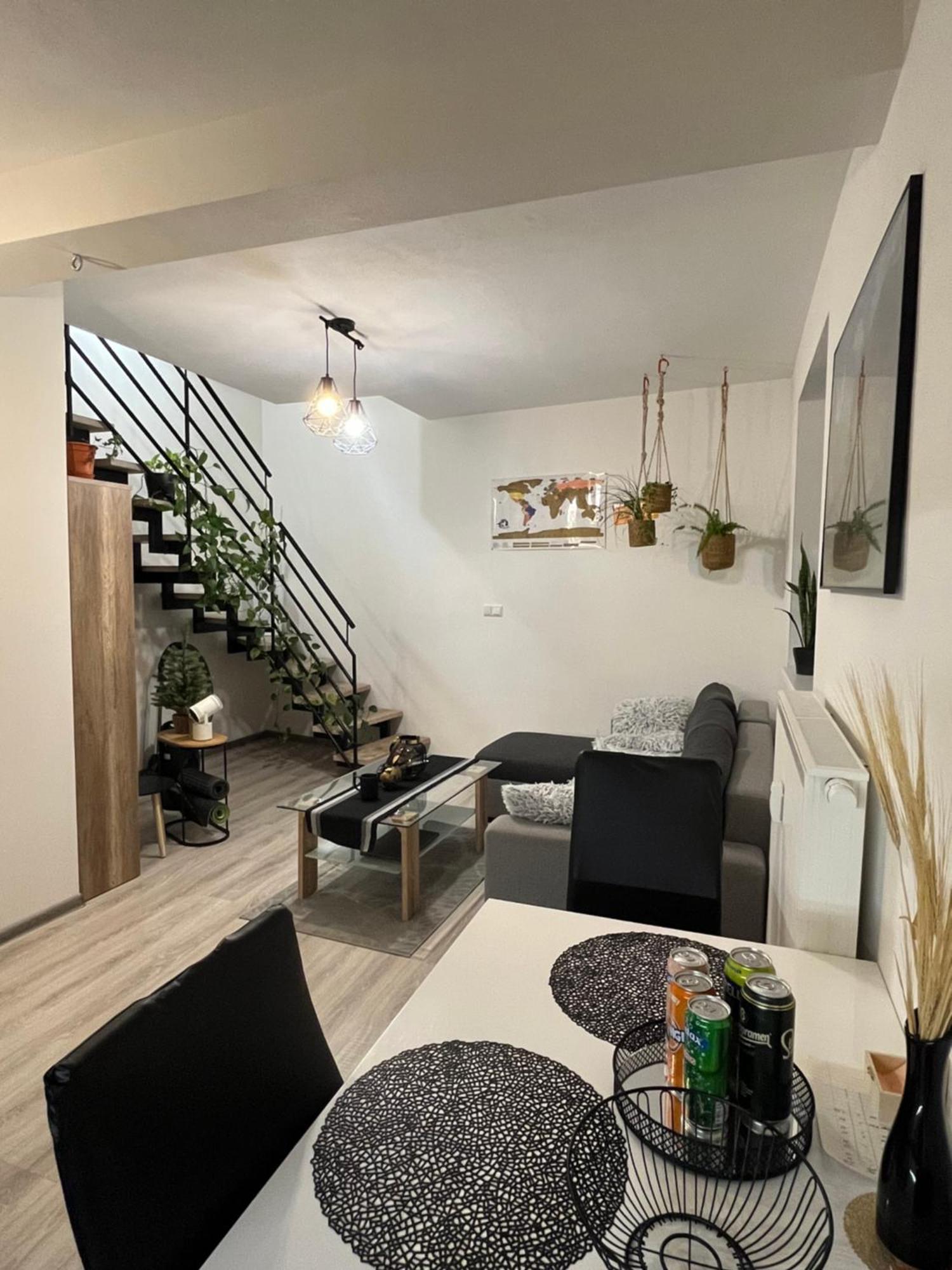 Tranquille Inn Apartment Kysucke Nove Mesto Bagian luar foto