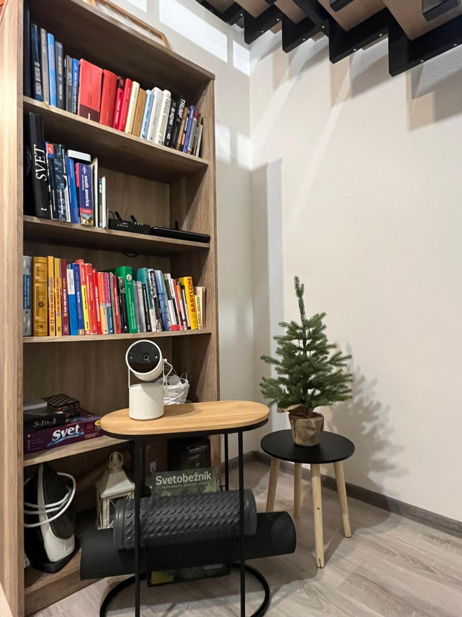 Tranquille Inn Apartment Kysucke Nove Mesto Bagian luar foto