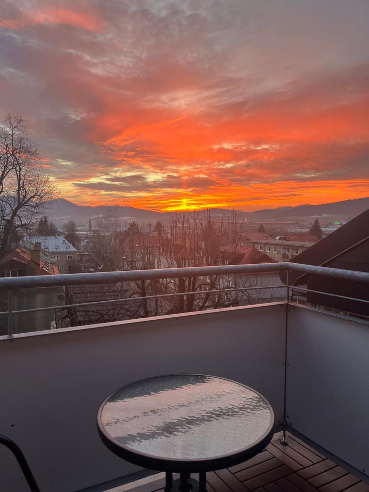 Tranquille Inn Apartment Kysucke Nove Mesto Bagian luar foto